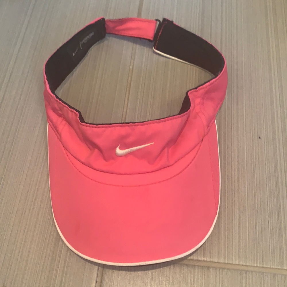 Nike featherlight visor